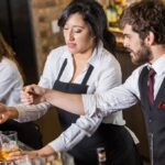 “Cerco personale per bar” e mercato del lavoro in Italia: cresce la domanda di profili operativi nel settore della caffetteria